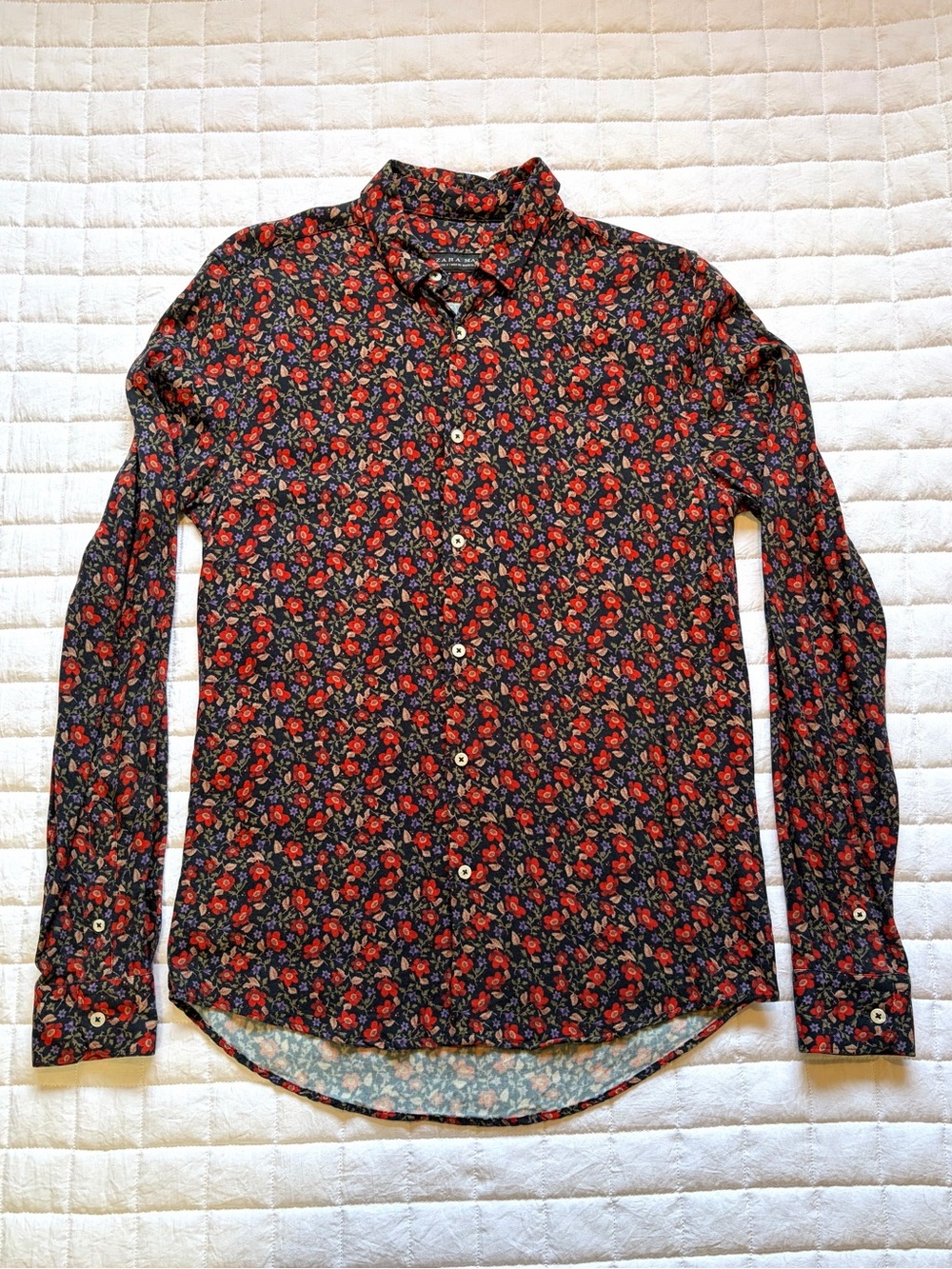 Zara Men's Floral Black & Red Long-Sleeved Button-Up Size S